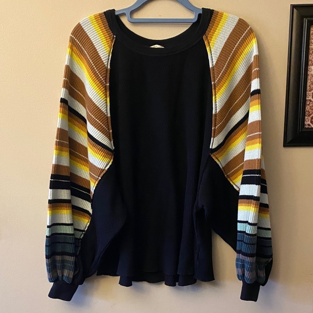 We The Free Black/Striped Bubble Sleeve Top